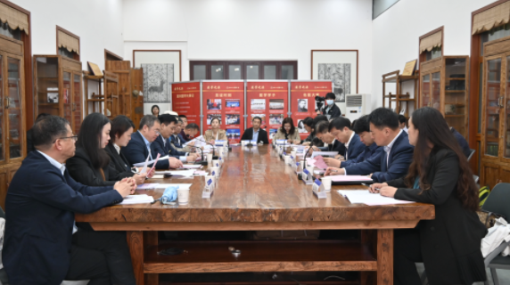 西北高等教育奠基人、中国现代医学先驱徐诵明雕像在乐鱼web版登录入口落成