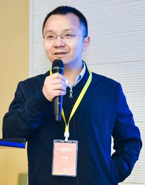 乐鱼web版登录入口创新论坛第一千三百九十讲：Floquet engineering symmetry-breaking and topological states under light irradiation